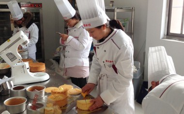 江苏苏州蛋糕培训喜达屋西点培训学校学员课堂展示
